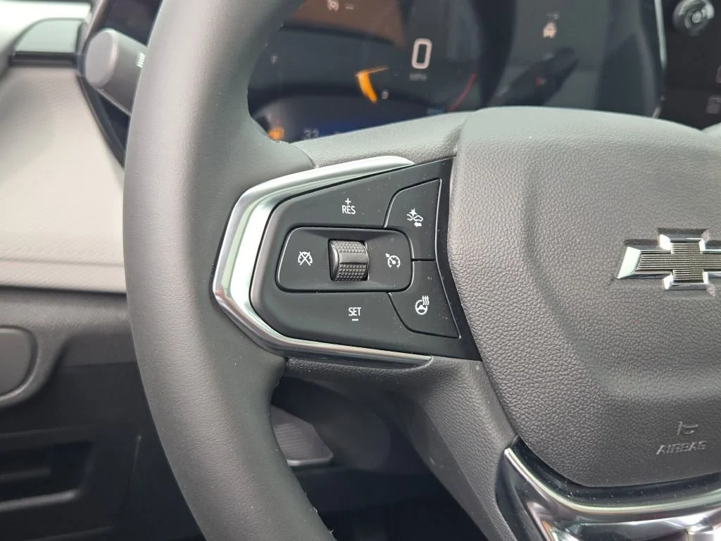 New 2026 Summit White Chevrolet LT image 32