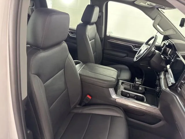 Used 2024 Iridescent Pearl Tricoat Chevrolet LTZ image 15