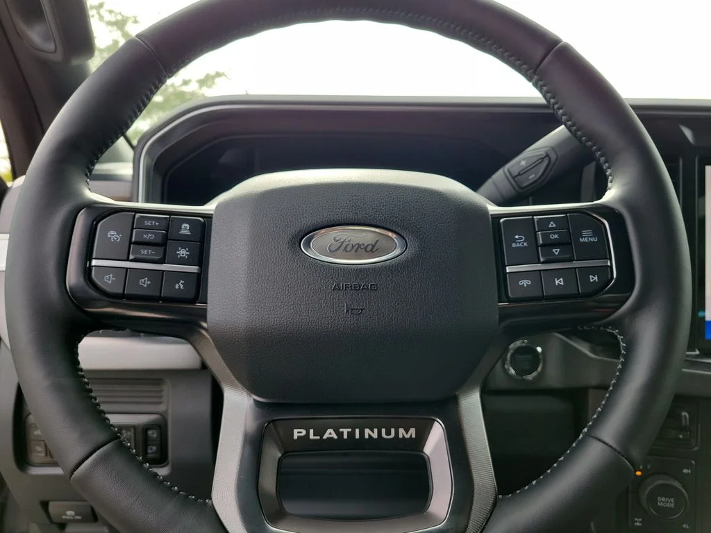 2026 Ford F-250 Super Duty Platinum - Photo 15