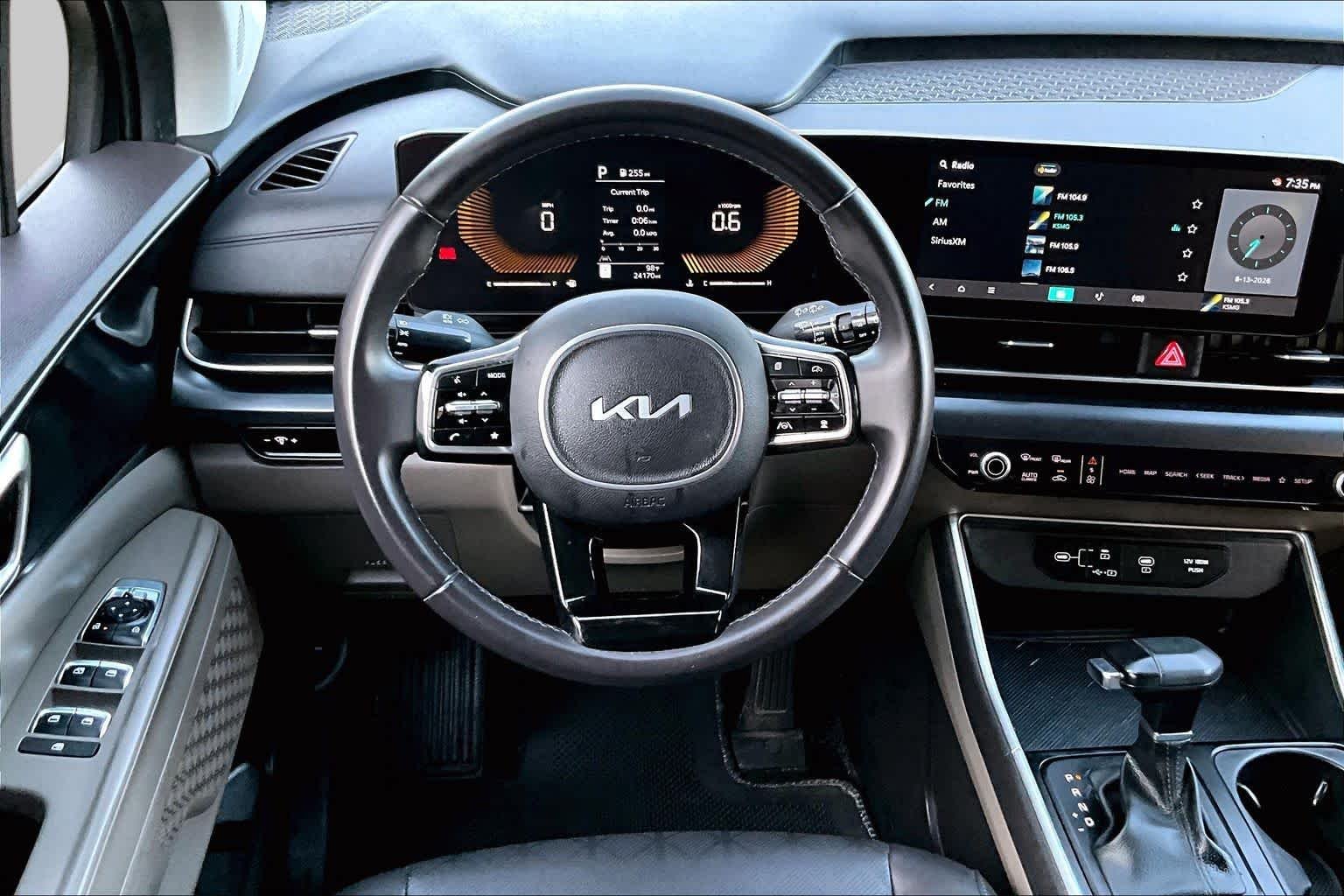 Pre-Owned 2025 Kia Carnival LXS