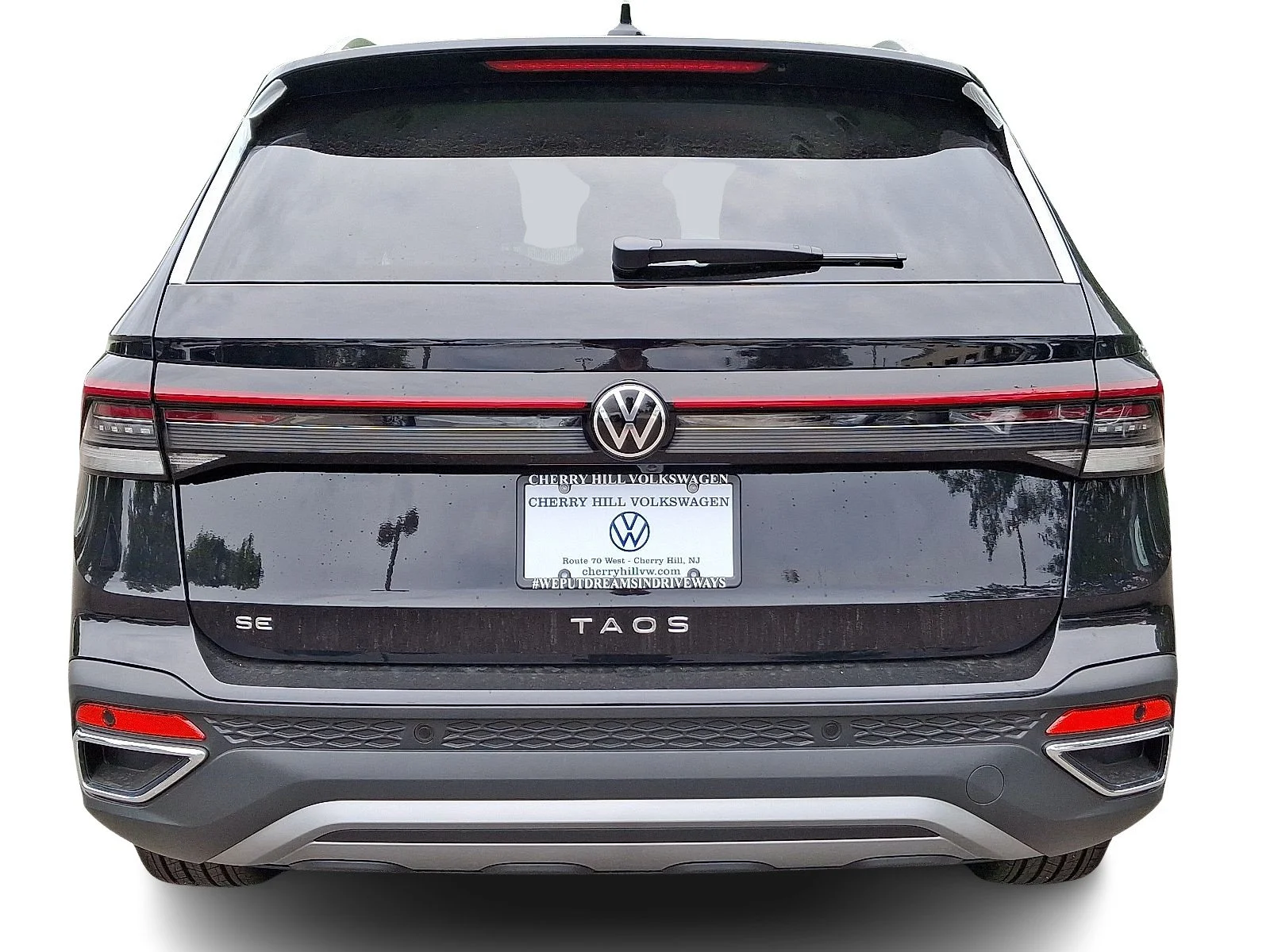 New 2026 Deep Black Pearl Volkswagen SE image 5