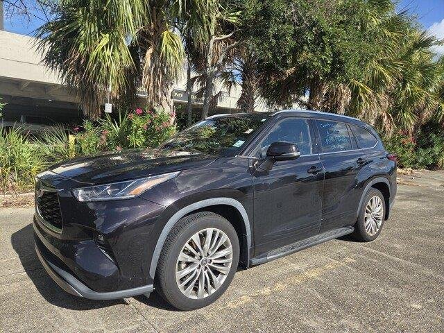 Used 2022 Opulent Amber Toyota Platinum image 1