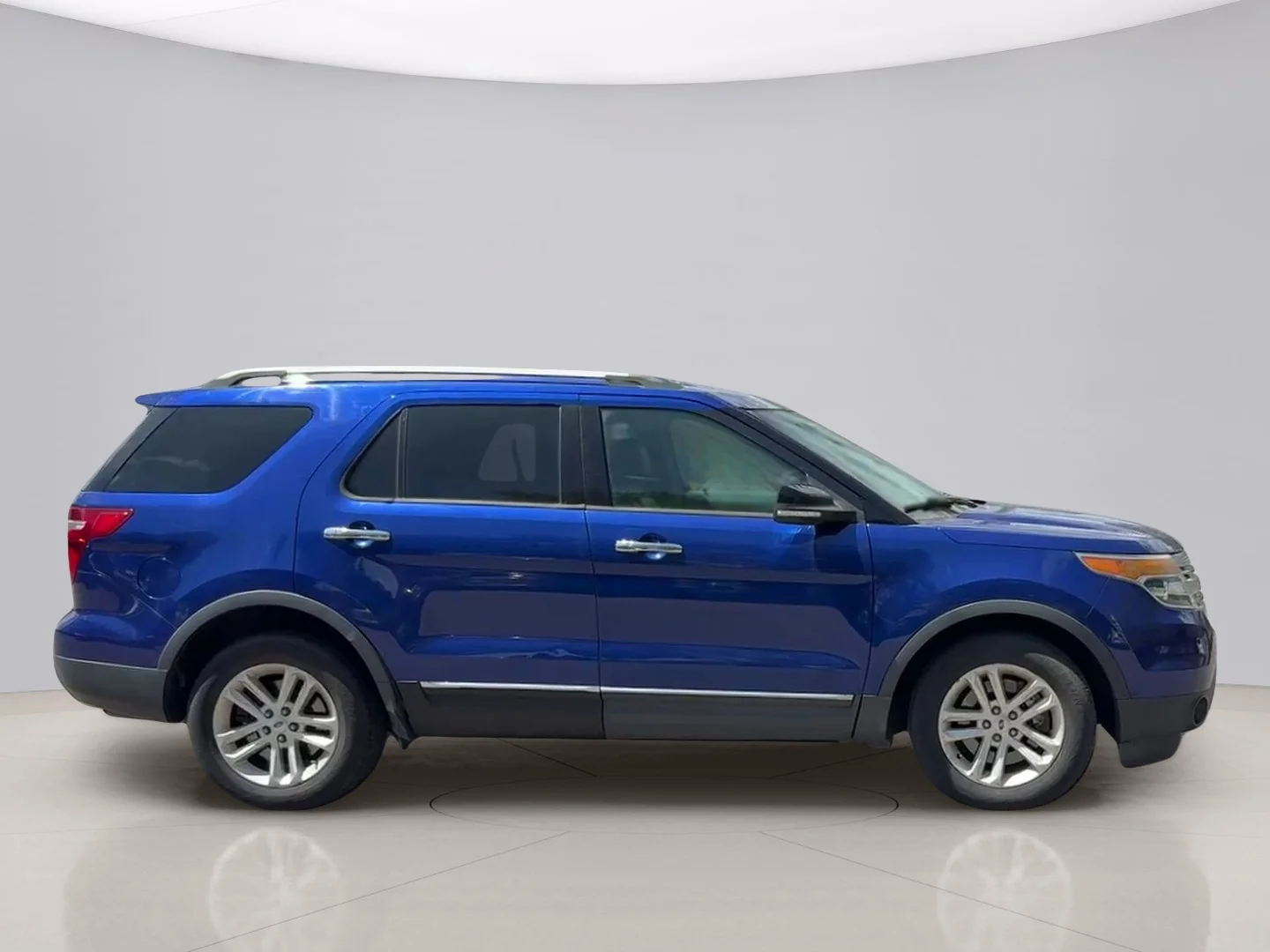 Used 2013 Blue Ford XLT image 6