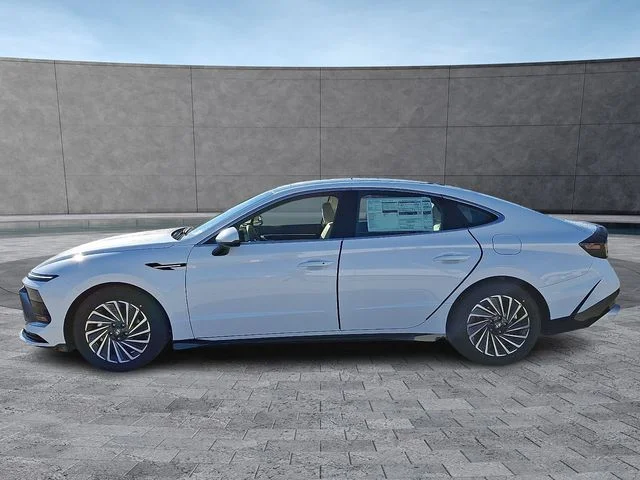 New 2026 White Hyundai SEL image 4