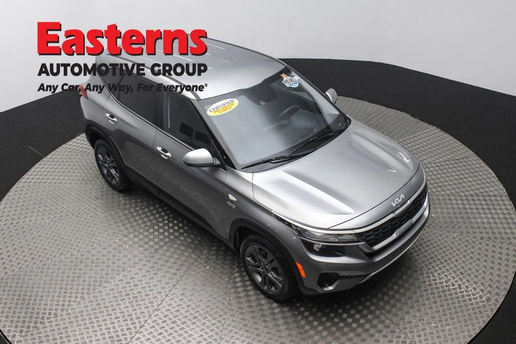Used 2023 Gray Kia LX image 3