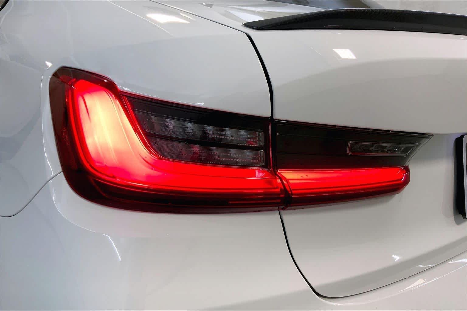 Used 2021 Alpine White BMW Competition image 28