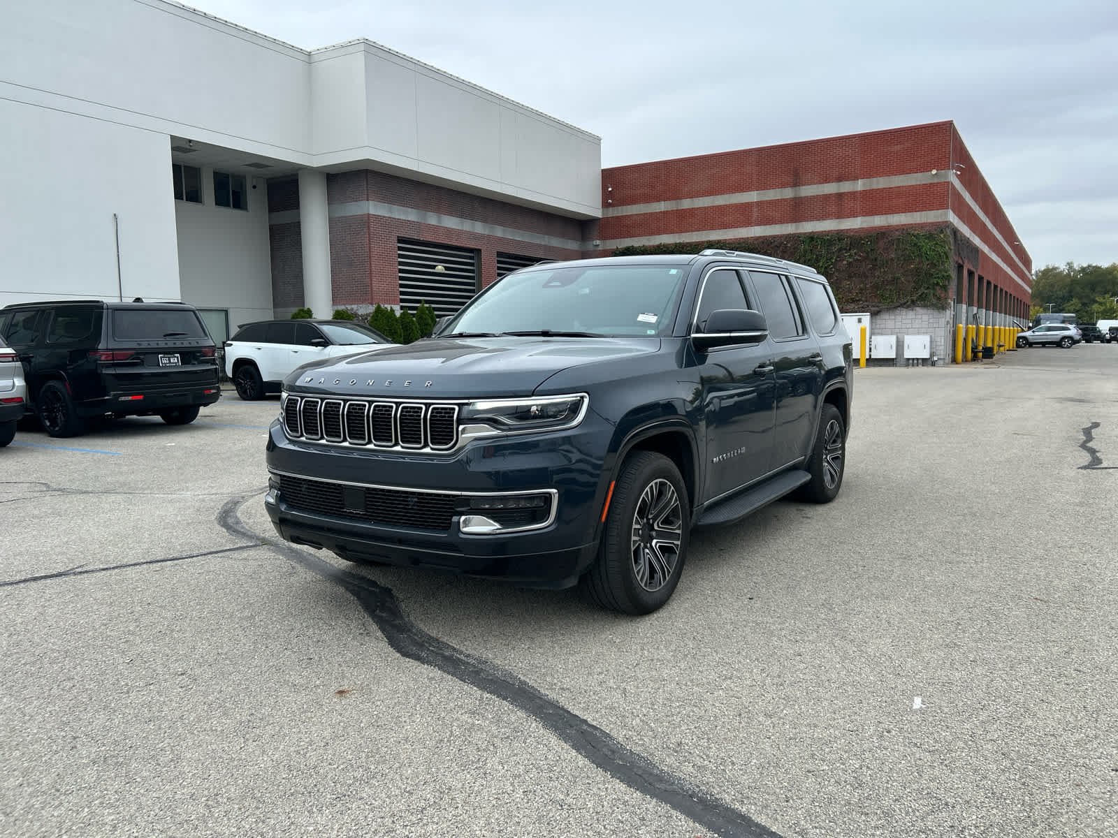 2023 Jeep Wagoneer 