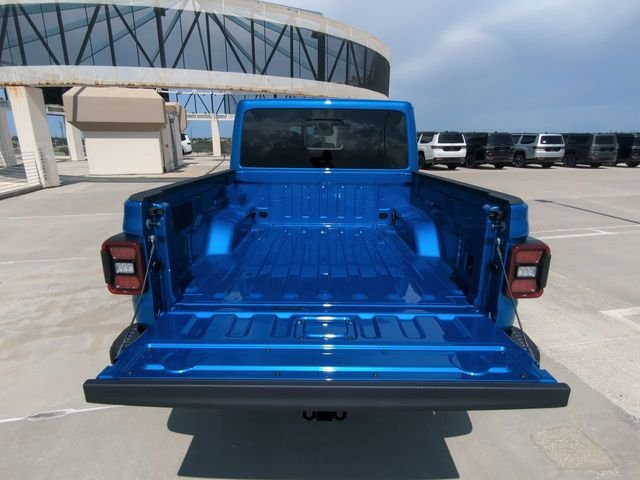 New 2026 Hydro Blue Pearl-Coat Exterior Paint Jeep Rubicon image 14
