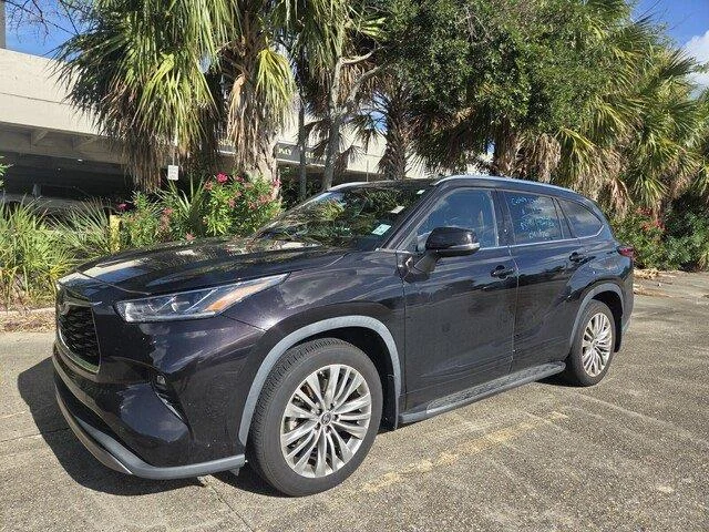 2022 Toyota Highlander Platinum
