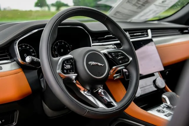 2026 Jaguar F-Pace R-Dynamic S - Photo 19