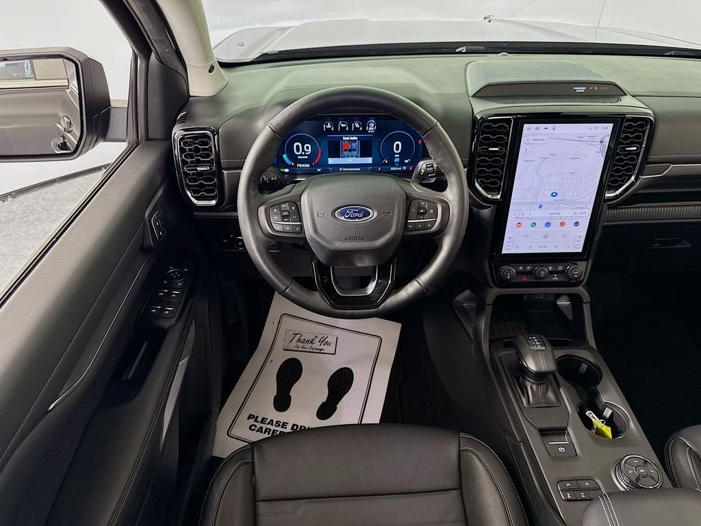 Used 2024  Ford LARIAT image 3