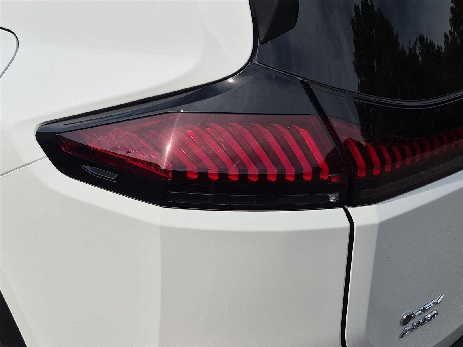 New 2026 Ice Cap Toyota XLE Premium image 12