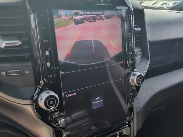 New 2026 Diamond Black Crystal Pearl-Coat Exterior Paint RAM Tradesman image 27