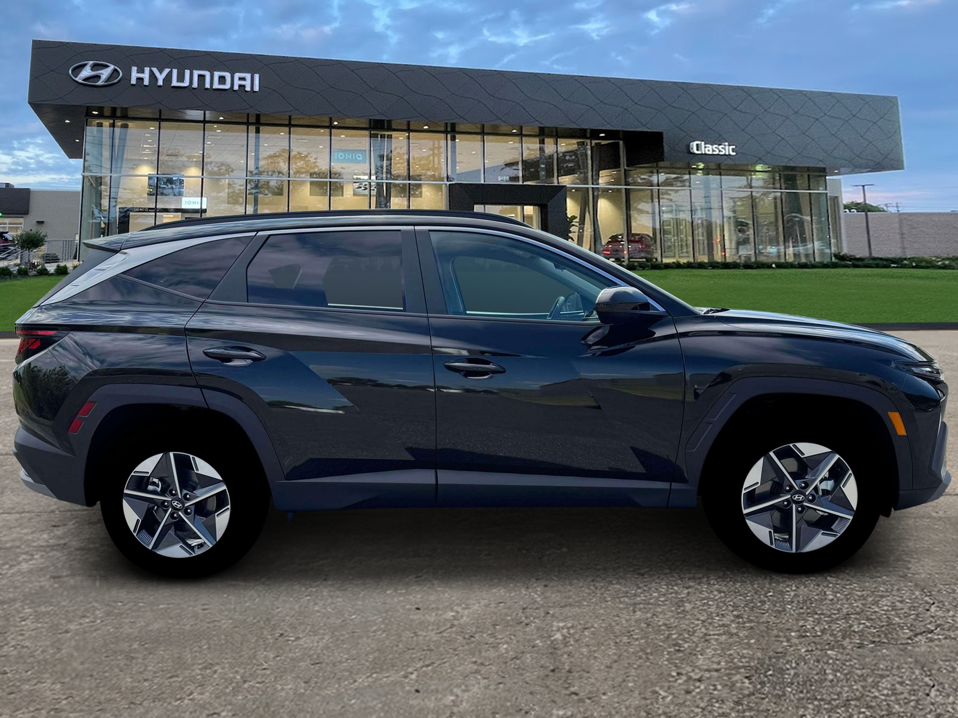Used 2026 Phantom Black Pearl Hyundai SEL image 9