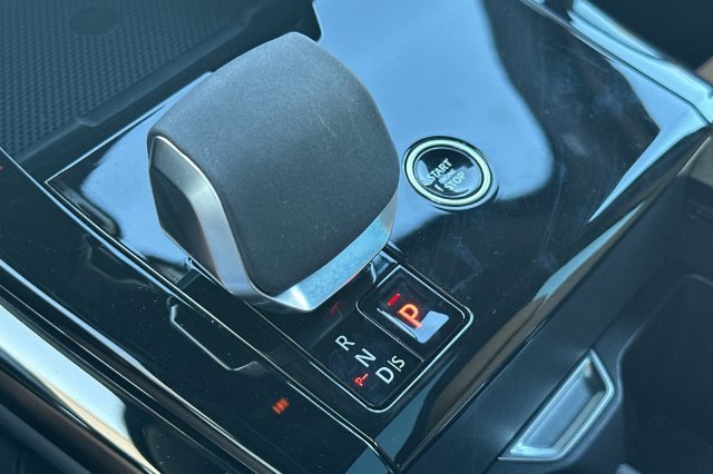 Certified Used 2025 Blue Land Rover SE image 21