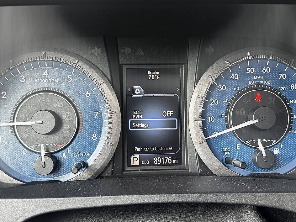Used 2017 Blizzard Pearl Toyota XLE image 13