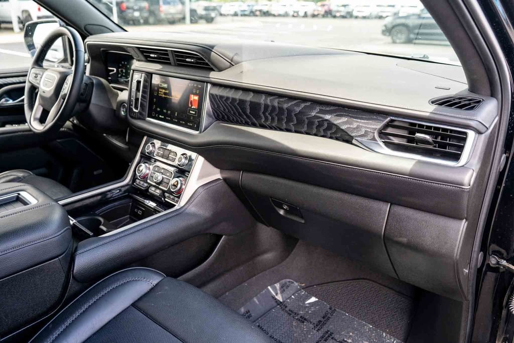 Used 2024 Black GMC Denali image 27