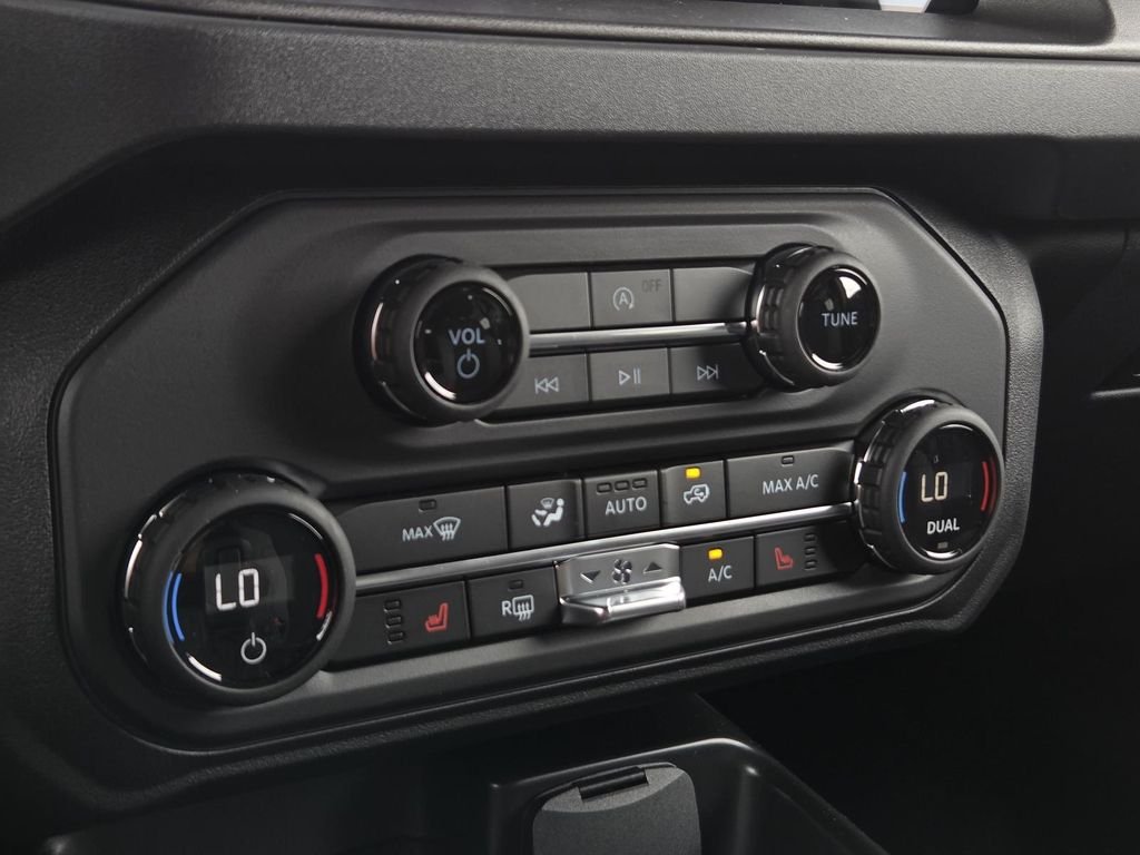 New 2026 Avalanche Gray Ford Big Bend® image 27