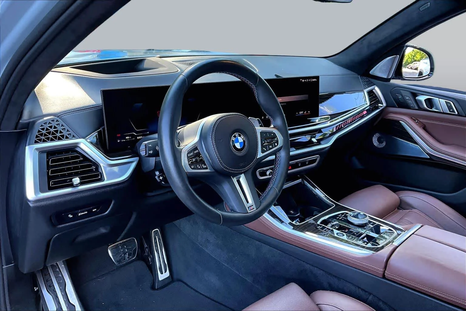 Used 2025 Brooklyn Grey Metallic BMW M60i image 17
