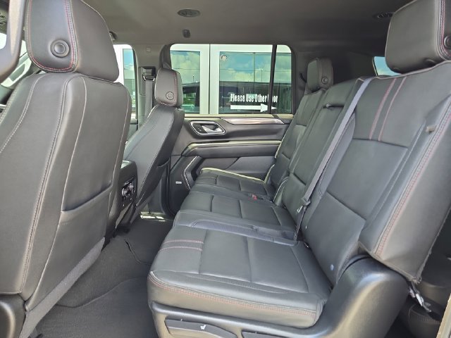 2024 Chevrolet Suburban RST - Photo 15