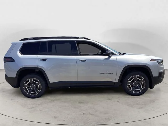 New 2026 Silver Zynith Clearcoat Jeep LIMITED 4X4 image 7