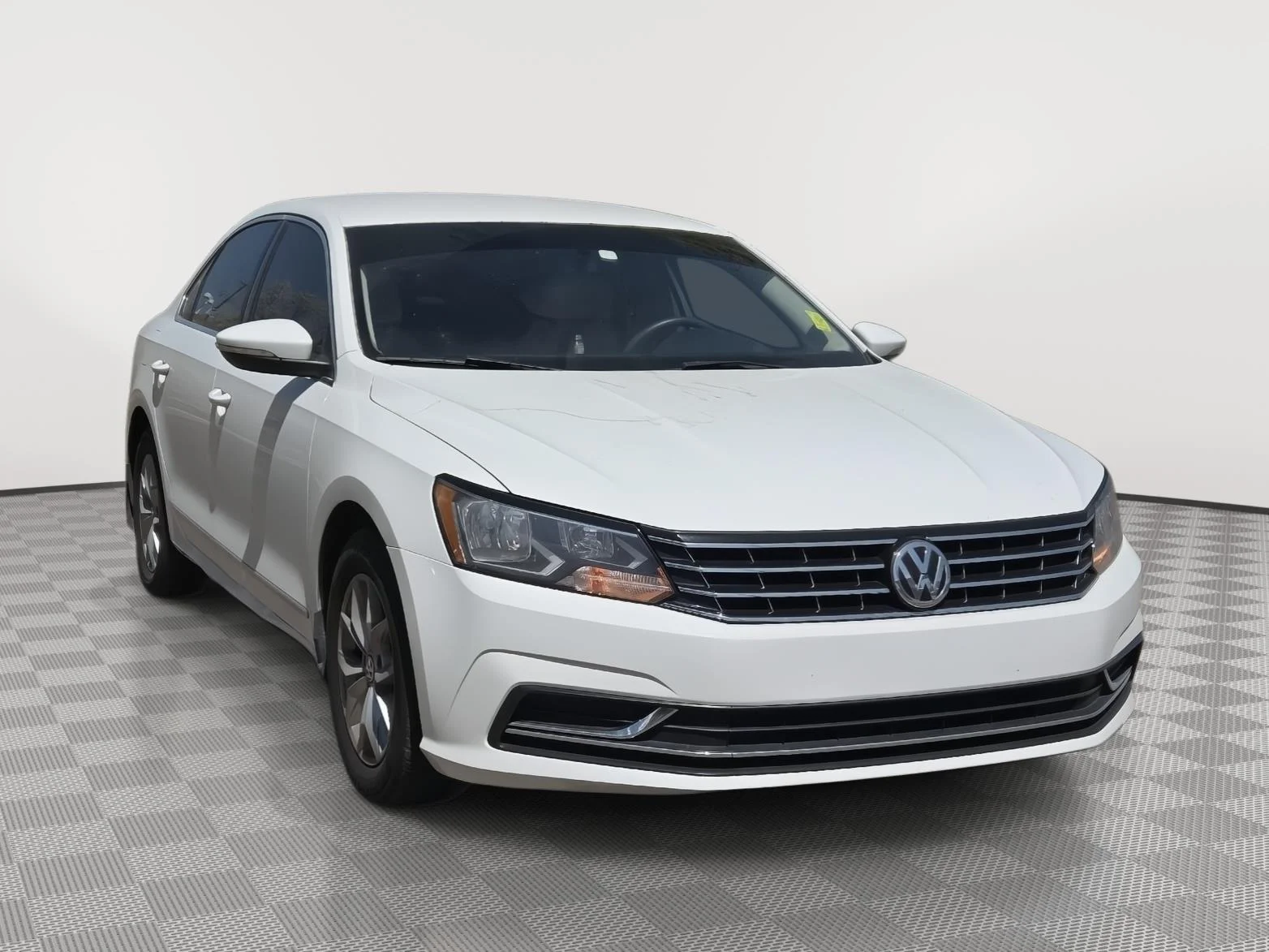 2017 Volkswagen Passat 1.8T S Auto's photo