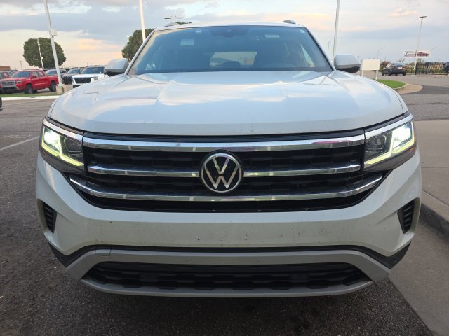 Used 2022  Volkswagen 2.0T SEL image 2