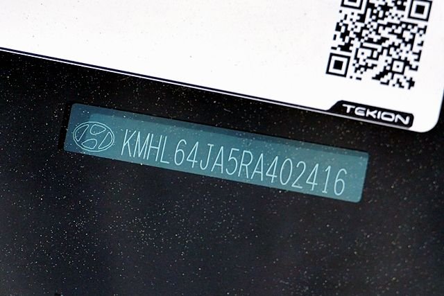 Used 2024 Silver Hyundai SEL image 32