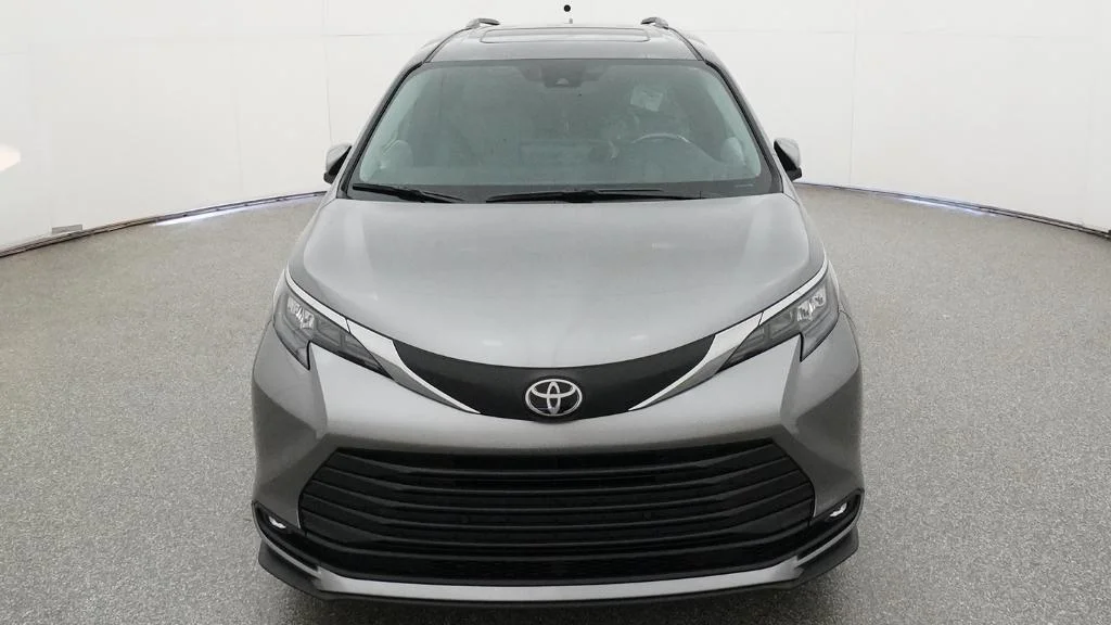 New 2026 Heavy Metal Toyota XLE image 15