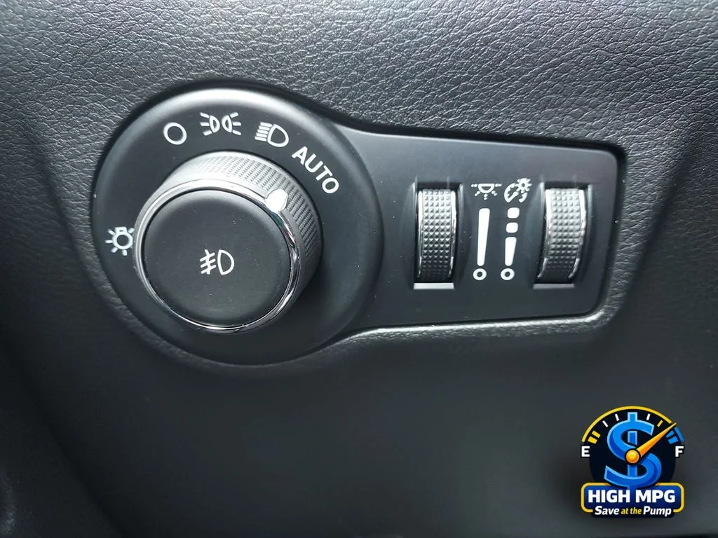 Used 2025 Red Jeep Limited image 9