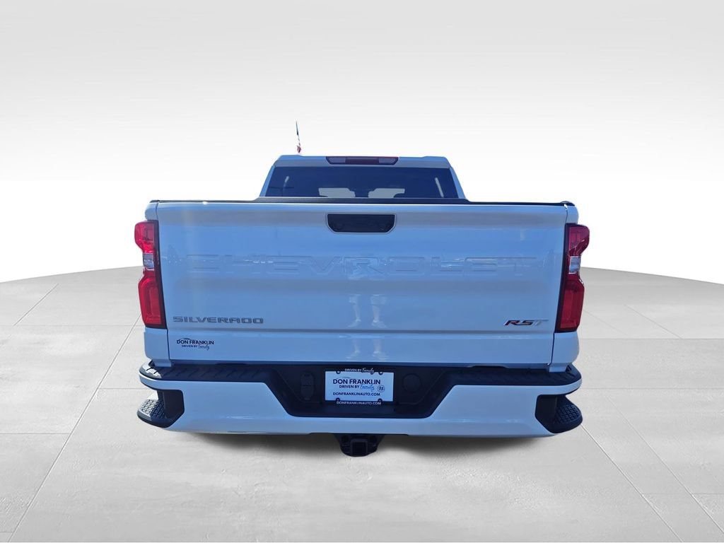 New 2026 Summit White Chevrolet RST image 4