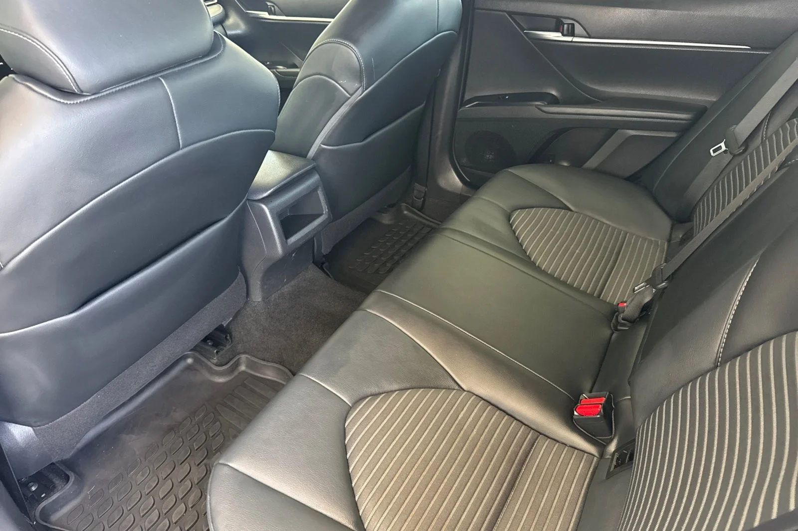 Certified Used 2020 Super White Toyota SE image 11