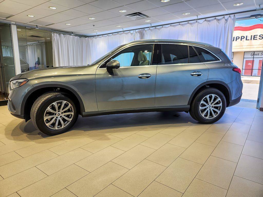 Used 2023 Selenite Gray Metallic Mercedes-Benz GLC 300 image 3