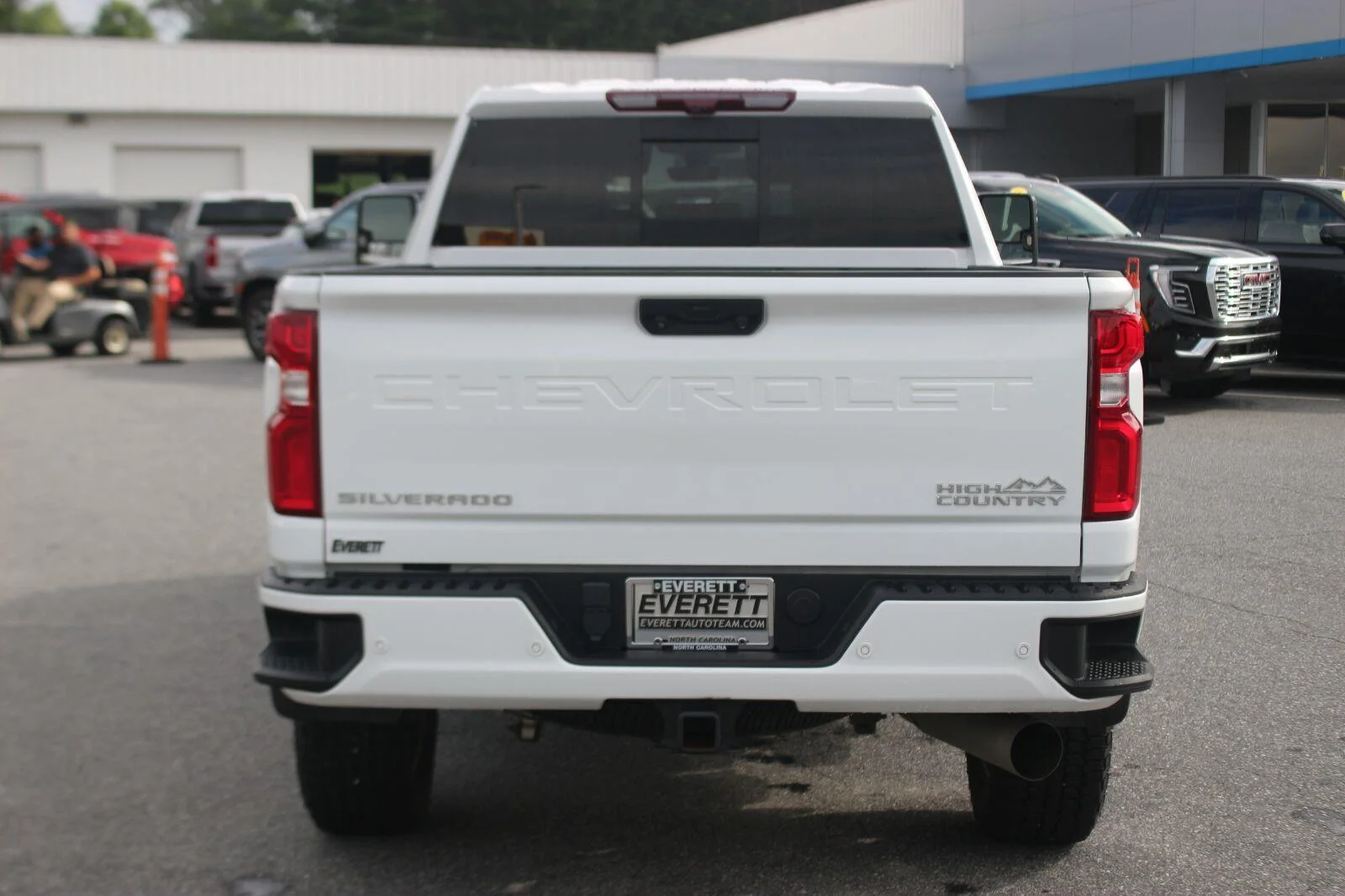 Used 2023 SUMMIT WHITE Chevrolet High Country image 6