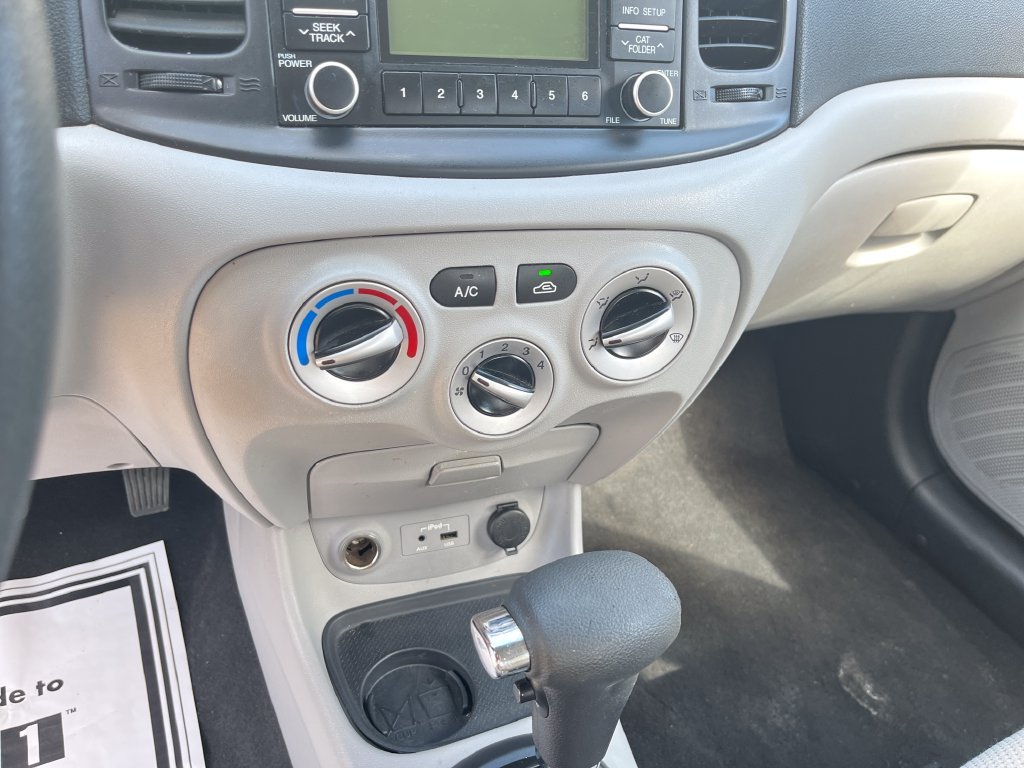Used 2011 Silver Hyundai GLS image 16