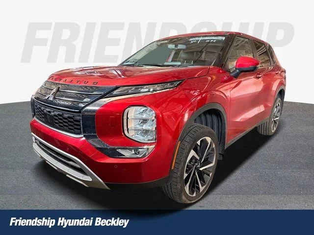 Used 2024 Red Mitsubishi SE image 1