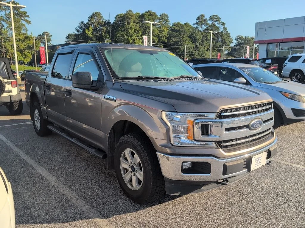 Used 2018 Gray Ford XLT image 1