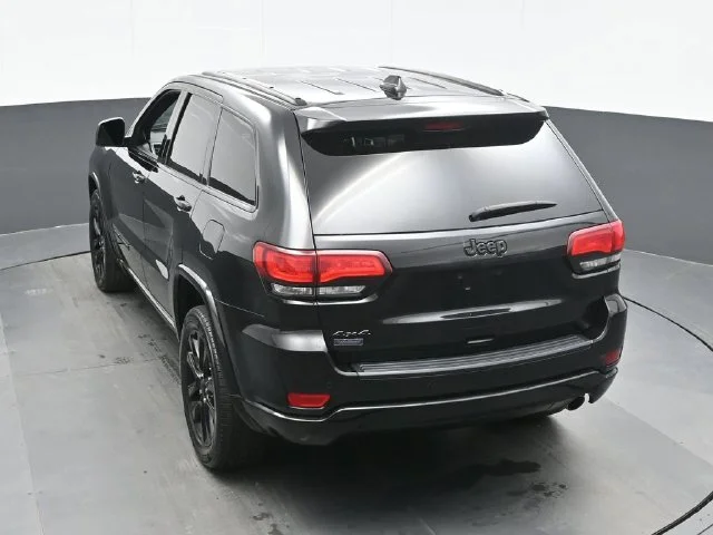 2020 Jeep Grand Cherokee Altitude - Photo 10