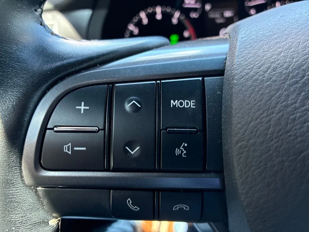 Certified Used 2022 Black Lexus 460 image 25