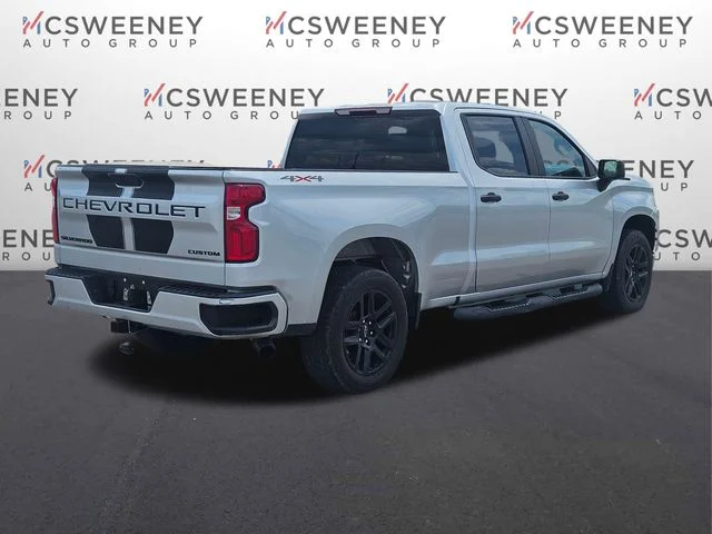 Used 2022 Silver Chevrolet Custom image 5