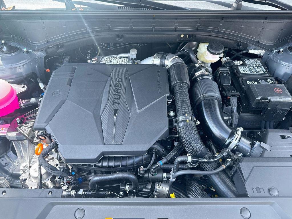 New 2027 Ecotronic Gray Hyundai Limited FWD image 22