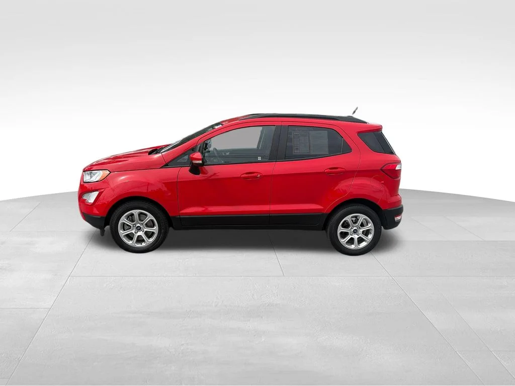 Used 2021 Red Ford SE image 3