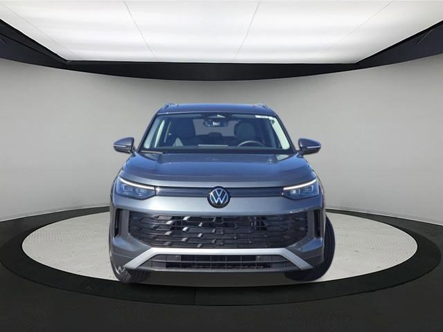 New 2026 Platinum Gray Metallic Volkswagen SE image 2