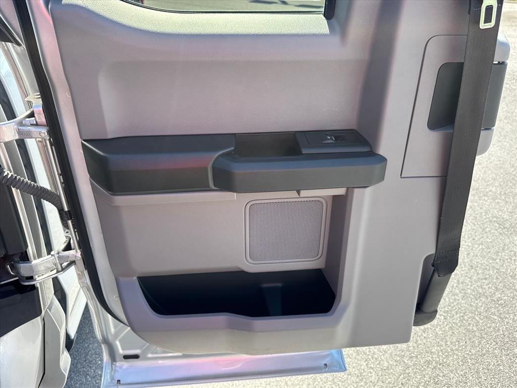 Used 2019 Ingot Silver Ux Ford XL image 16