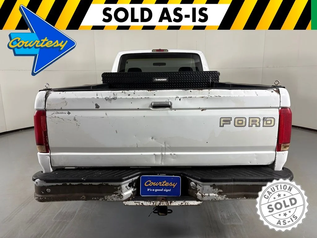 Used 1995  Ford XL image 6