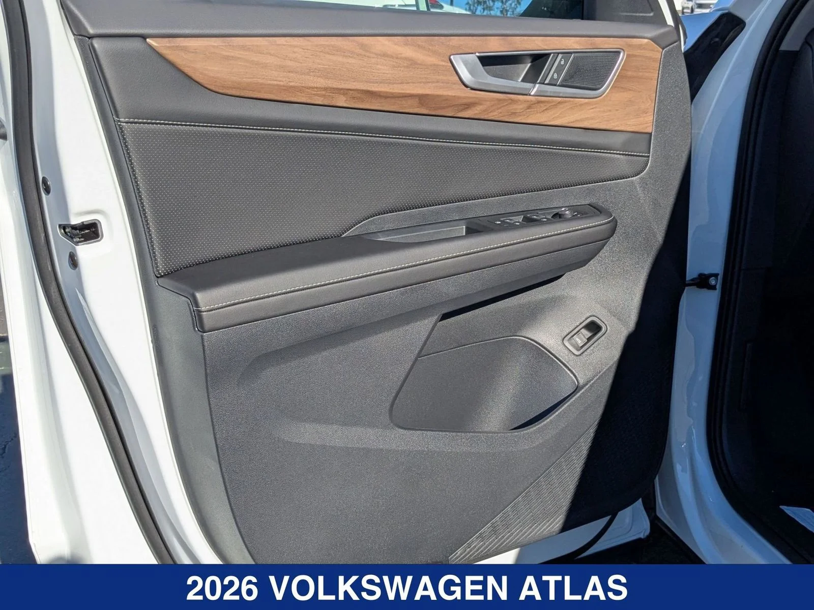 New 2026 Opal White Pearl Volkswagen 2.0T SE w/ Technology image 10