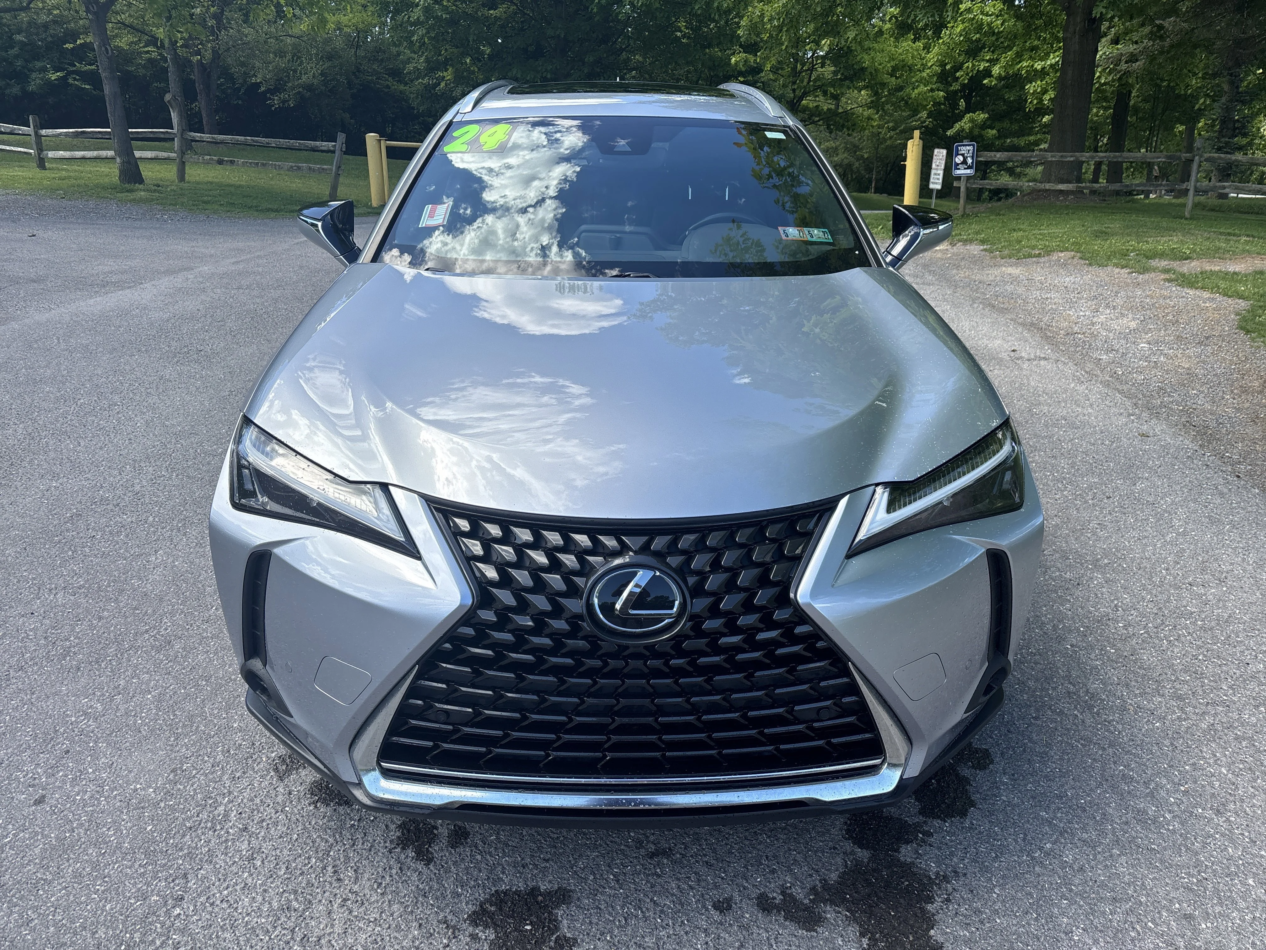 Used 2024 Iridium Lexus UX 250h Premium image 9