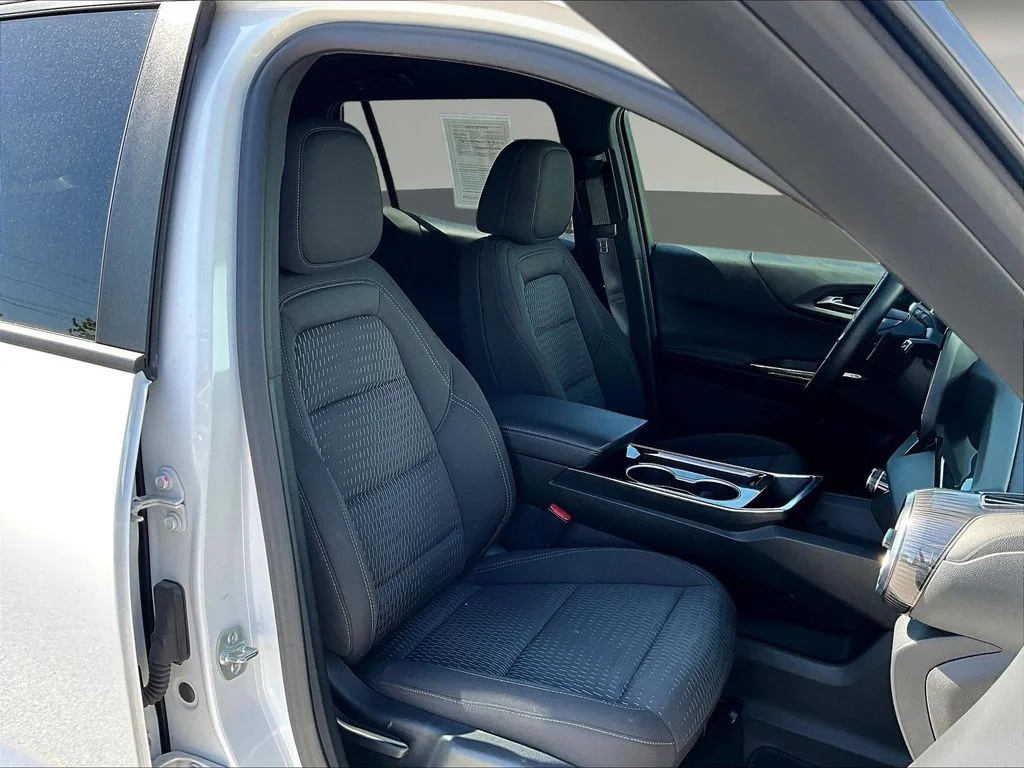 2025 Chevrolet Equinox LT - Photo 31
