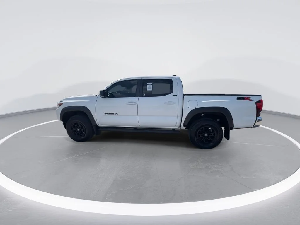 Used 2023 White Toyota SR5 image 5