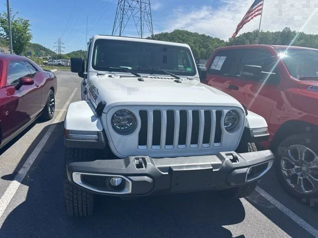 Used 2021 White Jeep Unlimited Sahara image 6